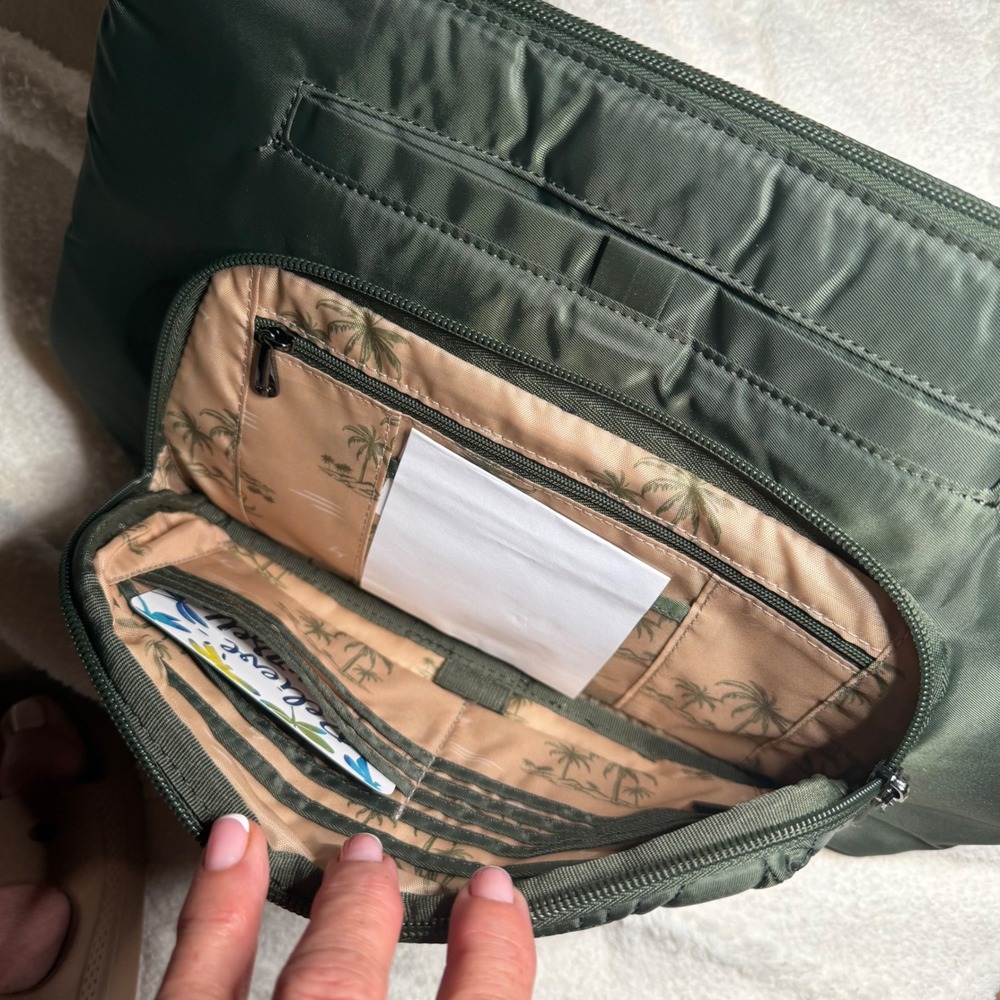 Lug Samba XL Convertible Crossbody Shoulder Bag Olive Green RFID NWT Dual Straps - Picture 4 of 4